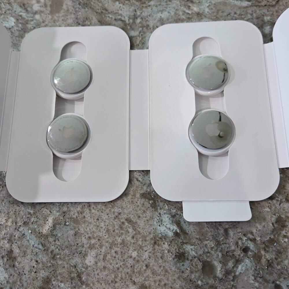 Apple Air Tags - 4 Pack and Holder Keychains